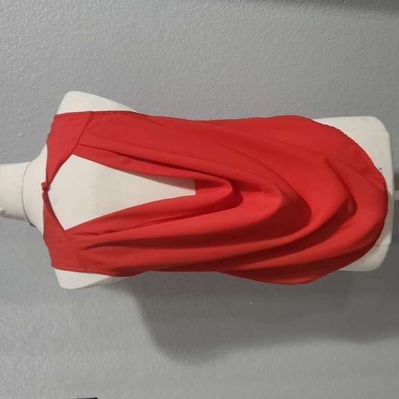 LILY White Coral/Pink Color Sleeveless Top With Gold Embellished Neck Sz Small - Picture 4 of 4